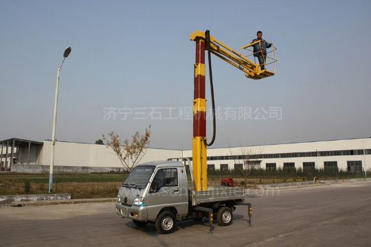 點擊查看詳細信息<br>標題：小型高空作業(yè)車 閱讀次數：2508